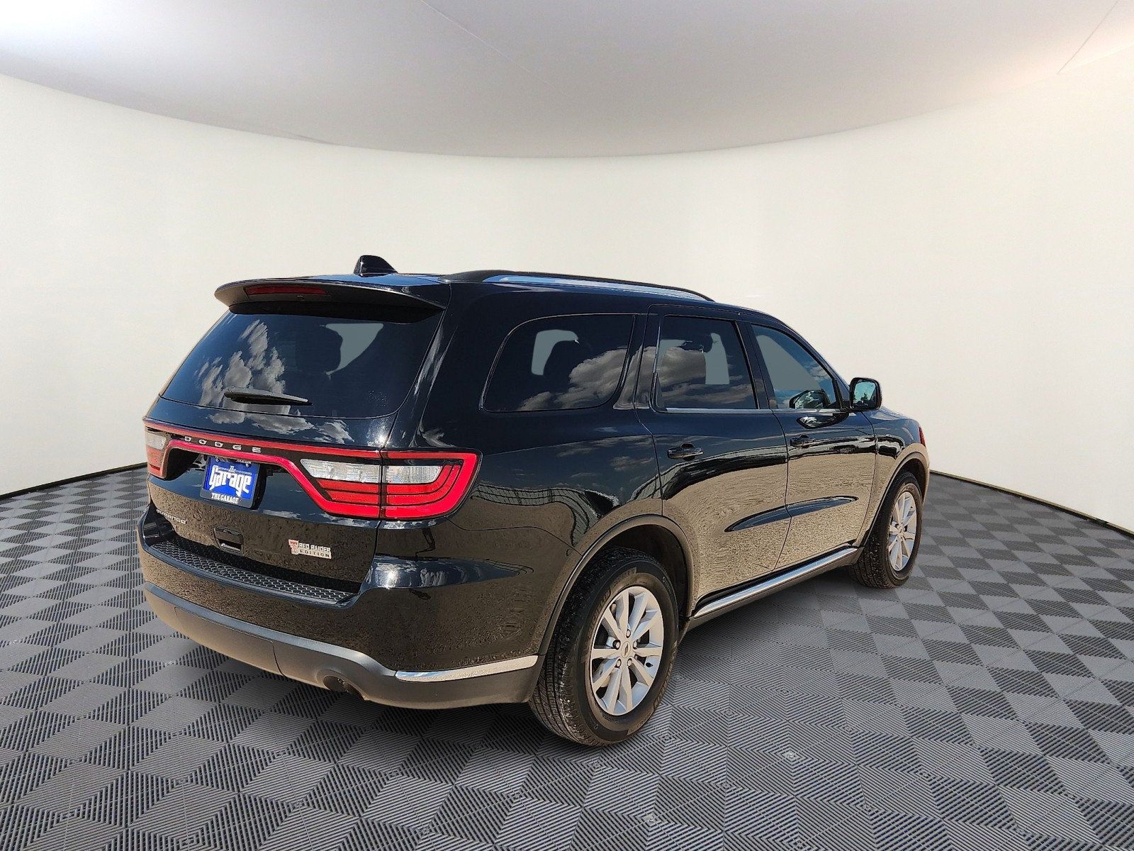 Used 2024 Dodge Durango SXT w/ 3rd Row Seating Group RWD image 4