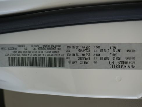 Used 2018 Dodge Grand Caravan SE w/ UConnect Hands-Free Group image 27