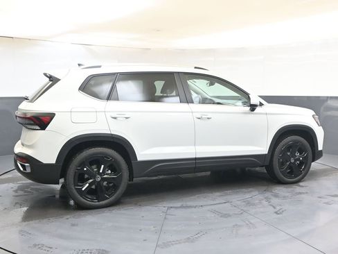 New 2026 Volkswagen Taos SEL image 6