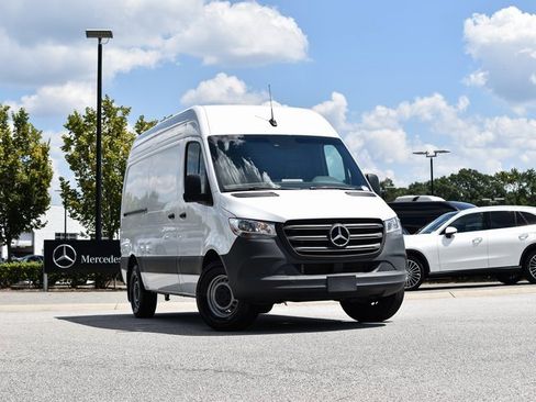 Used 2024 Mercedes-Benz Sprinter 2500 image 6