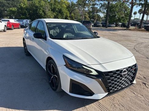 Used 2025 Nissan Altima 2.5 SR image 1