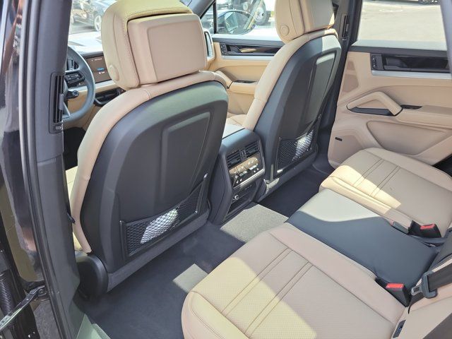 Used 2026 Porsche Cayenne AWD/4WD image 20