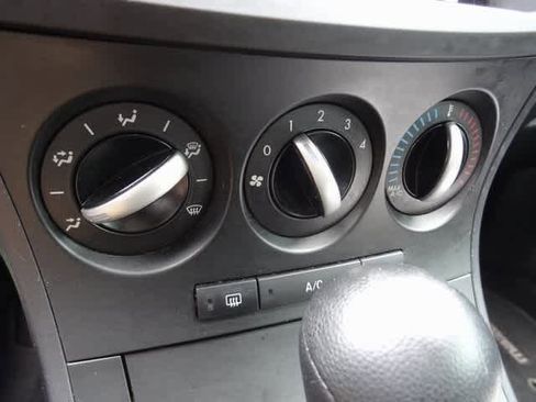 Used 2012 MAZDA MAZDA3 i Sport image 17