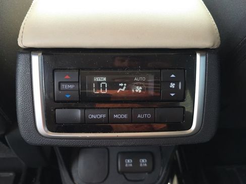 Used 2022 Subaru Ascent Premium w/ Convenience Package AWD/4WD image 29