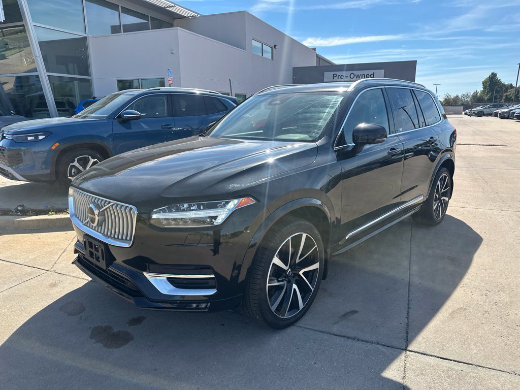 Used 2023 Volvo XC90 B6 Plus w/ Protection Package AWD/4WD image 1