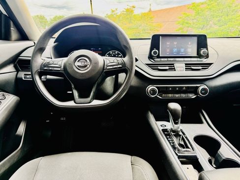 Used 2023 Nissan Altima 2.5 S FWD image 14