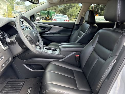 Used 2024 Nissan Murano SV w/ SV Midnight Edition Package image 9