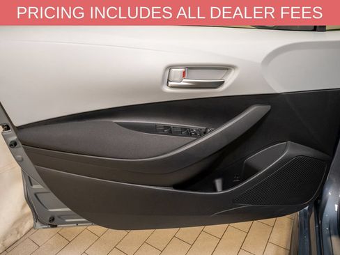 Used 2026 Toyota Corolla SE w/ SE Premium Package FWD image 11