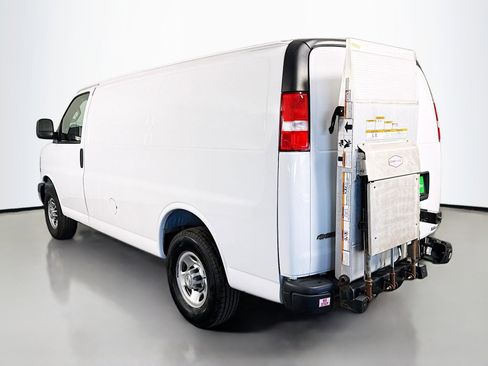 Used 2021 Chevrolet Express 3500 w/ Driver Convenience Package image 7