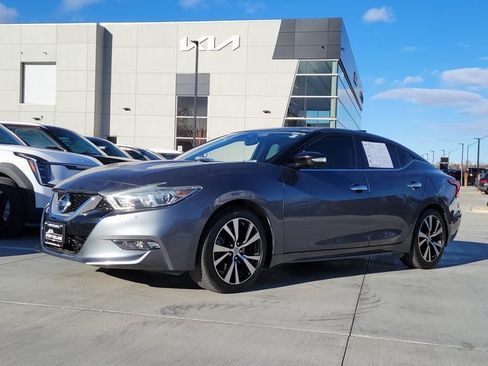 Used 2017 Nissan Maxima Platinum image 1