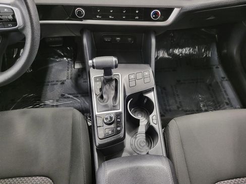 Used 2025 Kia Sportage LX image 17