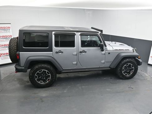 Used 2016 Jeep Wrangler Unlimited Rubicon image 30