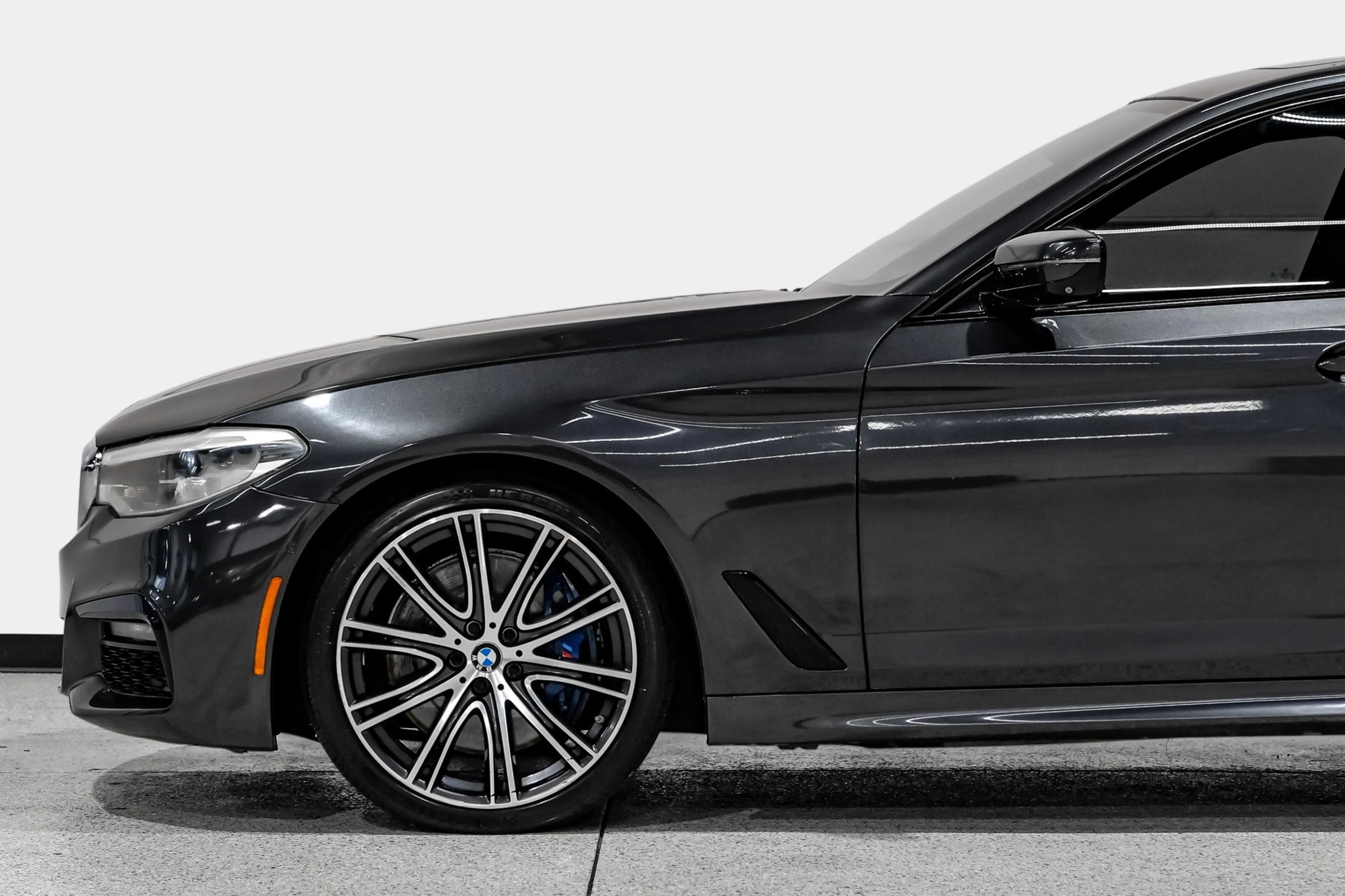 Used 2019 BMW 540i w/ M Sport Package RWD image 10