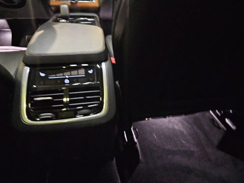 Certified 2023 Volvo XC90 B6 Plus w/ Protection Package Premier AWD/4WD image 14