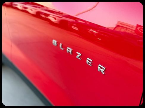 Used 2024 Chevrolet Blazer LT w/ Convenience Package FWD image 9