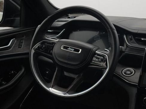 Used 2022 Jeep Grand Cherokee L Overland w/ Luxury Tech Group IV image 19