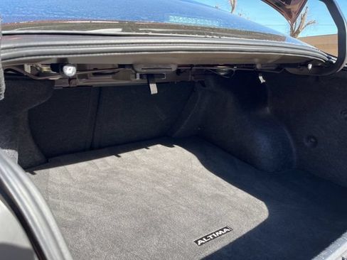 Used 2025 Nissan Altima 2.5 SV FWD image 35