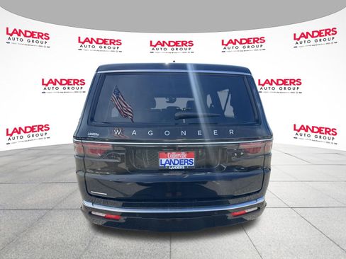 Used 2023 Jeep Wagoneer L 4WD w/ Premium Group I image 4