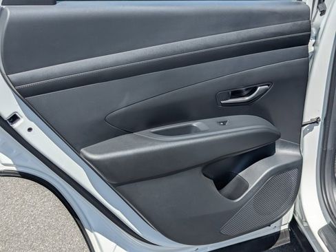 Used 2025 Hyundai Tucson SE image 18