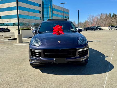 Used 2018 Porsche Cayenne GTS w/ Premium Package Plus AWD/4WD image 11