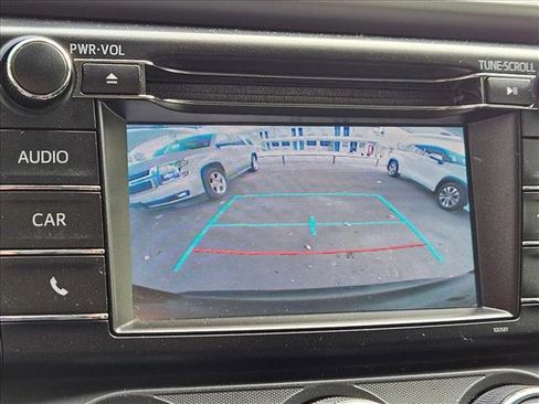 Used 2018 Toyota RAV4 LE image 18