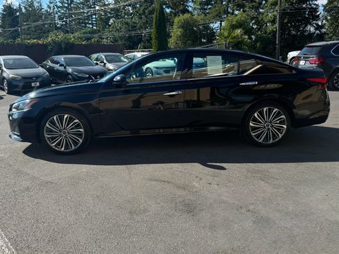 Used 2023 Nissan Altima 2.5 SL FWD image 4