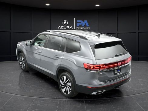 Used 2025 Volkswagen Atlas SE AWD/4WD image 32