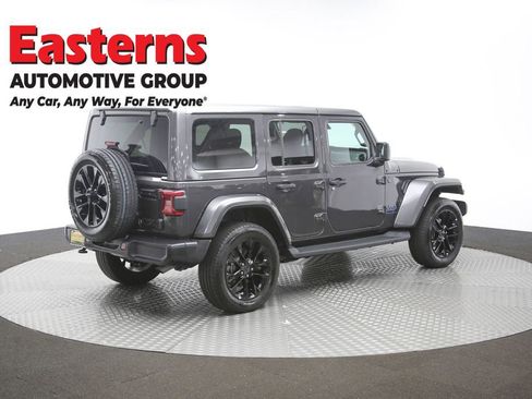 Used 2025 Jeep Wrangler Unlimited Sahara AWD/4WD image 37