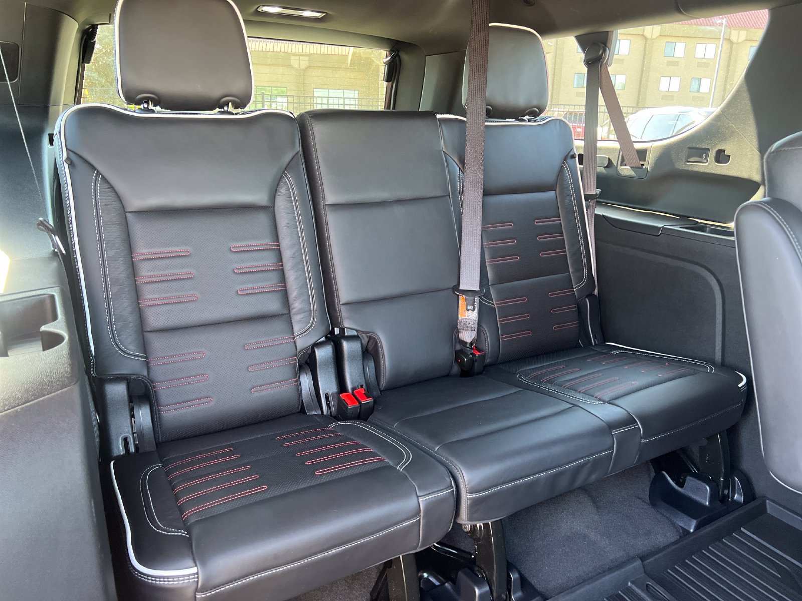 Used 2025 GMC Yukon XL AT4 Ultimate w/ LPO, Floor Liner Package AWD/4WD image 27