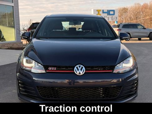 Used 2017 Volkswagen GTI SE image 5