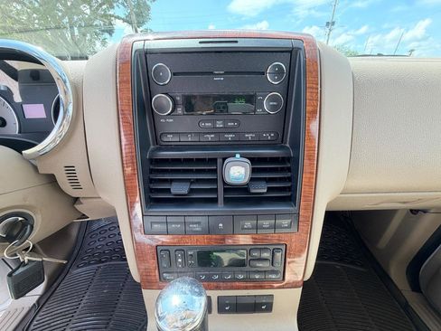 Used 2008 Ford Explorer Eddie Bauer image 18