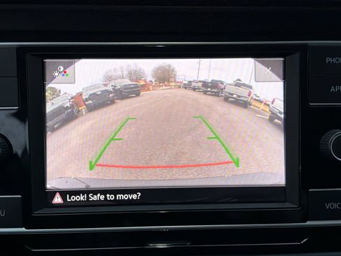 Used 2023 Volkswagen Jetta SE image 29