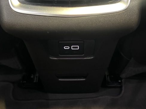 Used 2022 Cadillac XT6 Premium Luxury image 32