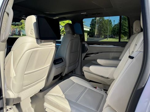 New 2026 Cadillac Escalade ESV Platinum Luxury w/ LPO, Radiant Package AWD/4WD image 16