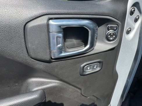 Used 2024 Jeep Wrangler Unlimited Sport AWD/4WD image 11