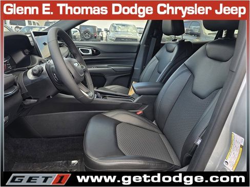 New 2026 Jeep Compass Latitude image 9