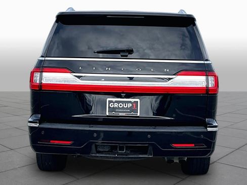 Used 2018 Lincoln Navigator Select RWD image 5