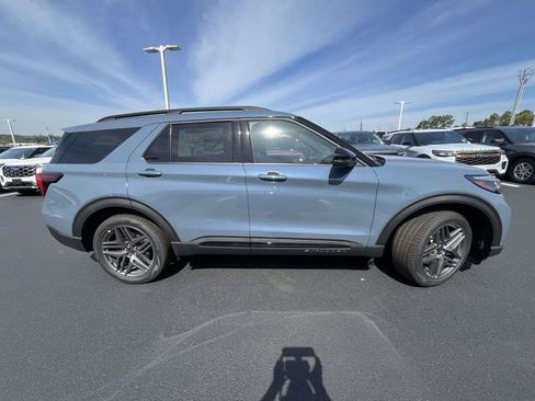 New 2026 Ford Explorer Active w/ Active Comfort Package RWD image 15
