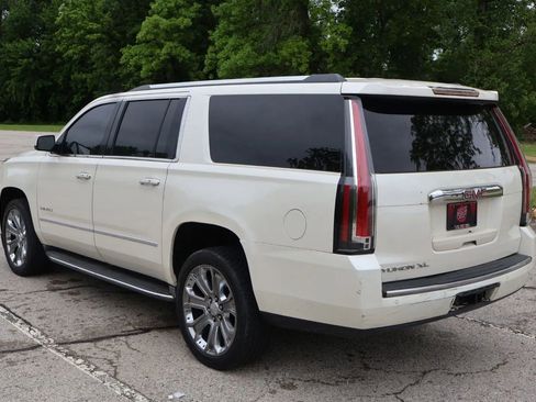 Used 2015 GMC Yukon XL Denali w/ Touring Package AWD/4WD image 9