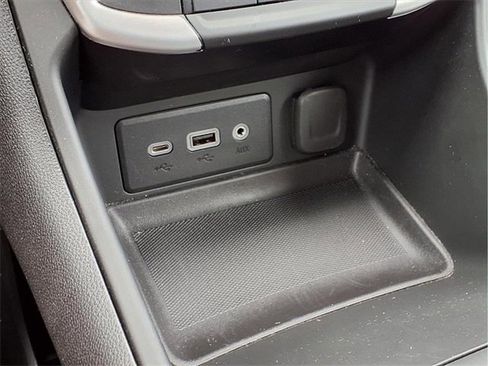 Used 2023 GMC Terrain SLE image 14