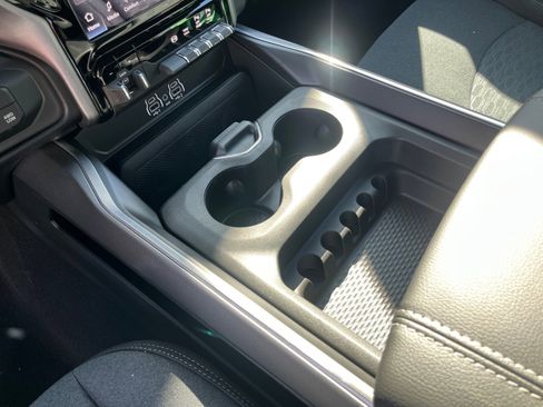 New 2025 RAM 2500 Big Horn AWD/4WD image 29