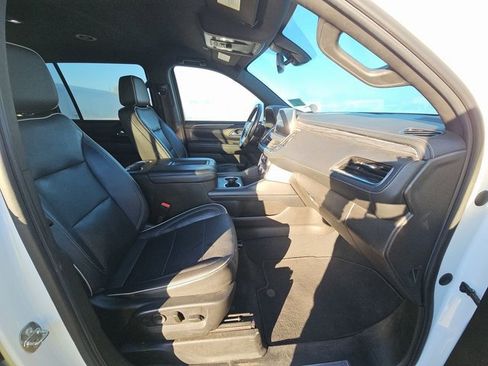 Used 2021 GMC Yukon XL SLT image 5