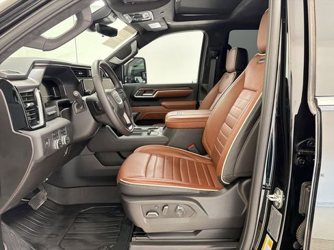 Used 2025 GMC Sierra 2500 Denali Ultimate image 5