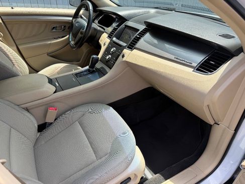 Used 2017 Ford Taurus SEL w/ Equipment Group 201A FWD image 10