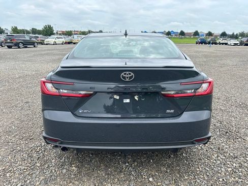 Used 2025 Toyota Camry SE FWD image 9