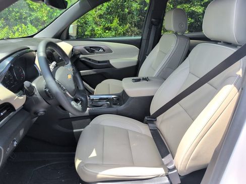Used 2023 Chevrolet Traverse Premier FWD image 14