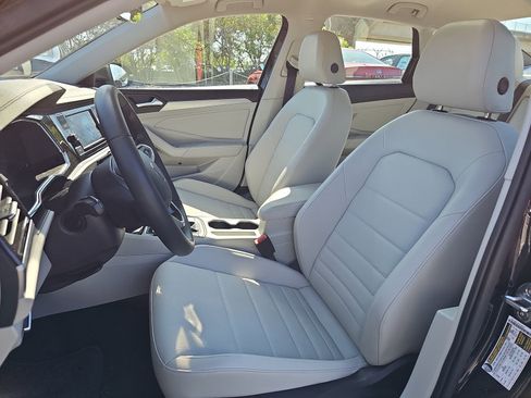 Used 2023 Volkswagen Jetta SE image 16