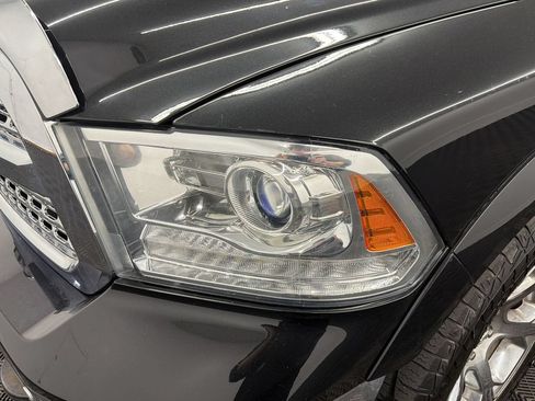 Used 2018 RAM 1500 Laramie AWD/4WD image 12