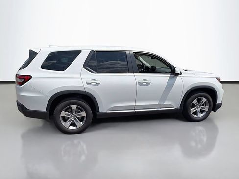Used 2025 Honda Pilot EX-L image 4