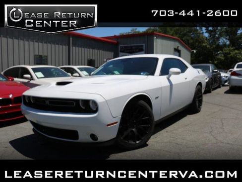 Used 2015 Dodge Challenger R/T w/ Quick Order Package 22B R/T RWD image 1